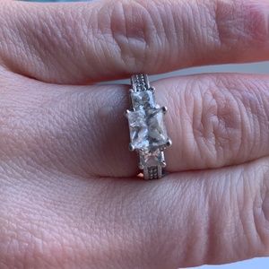 3 stone engagement ring